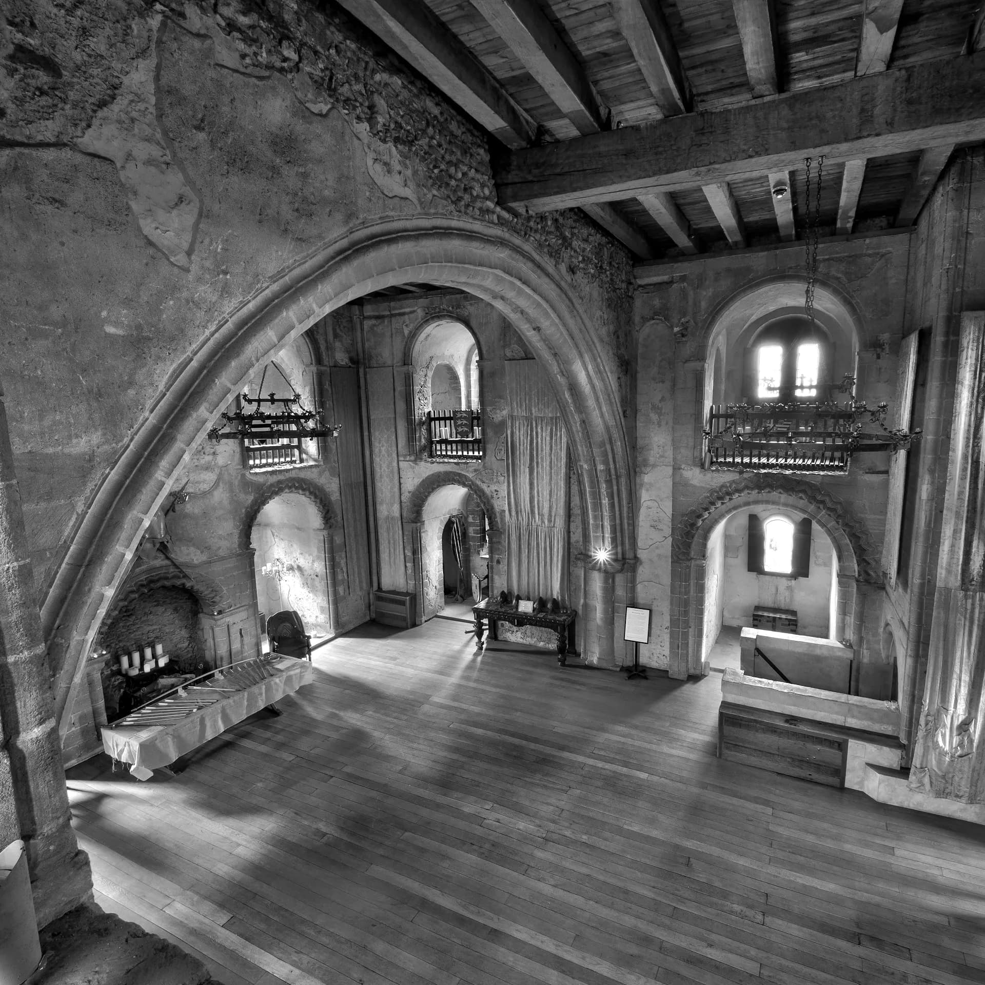 Intérieur d'un monument photographié en très grand angle