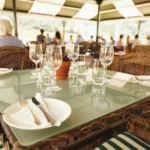 table-dressee-veranda-restaurant-domaine-rotin