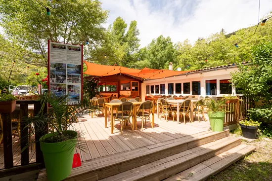 séance photo camping - restaurant terrasse extérieure