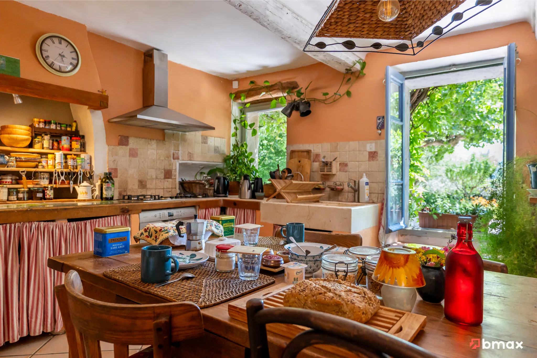 gite provence ambiance cuisine provencale bmax