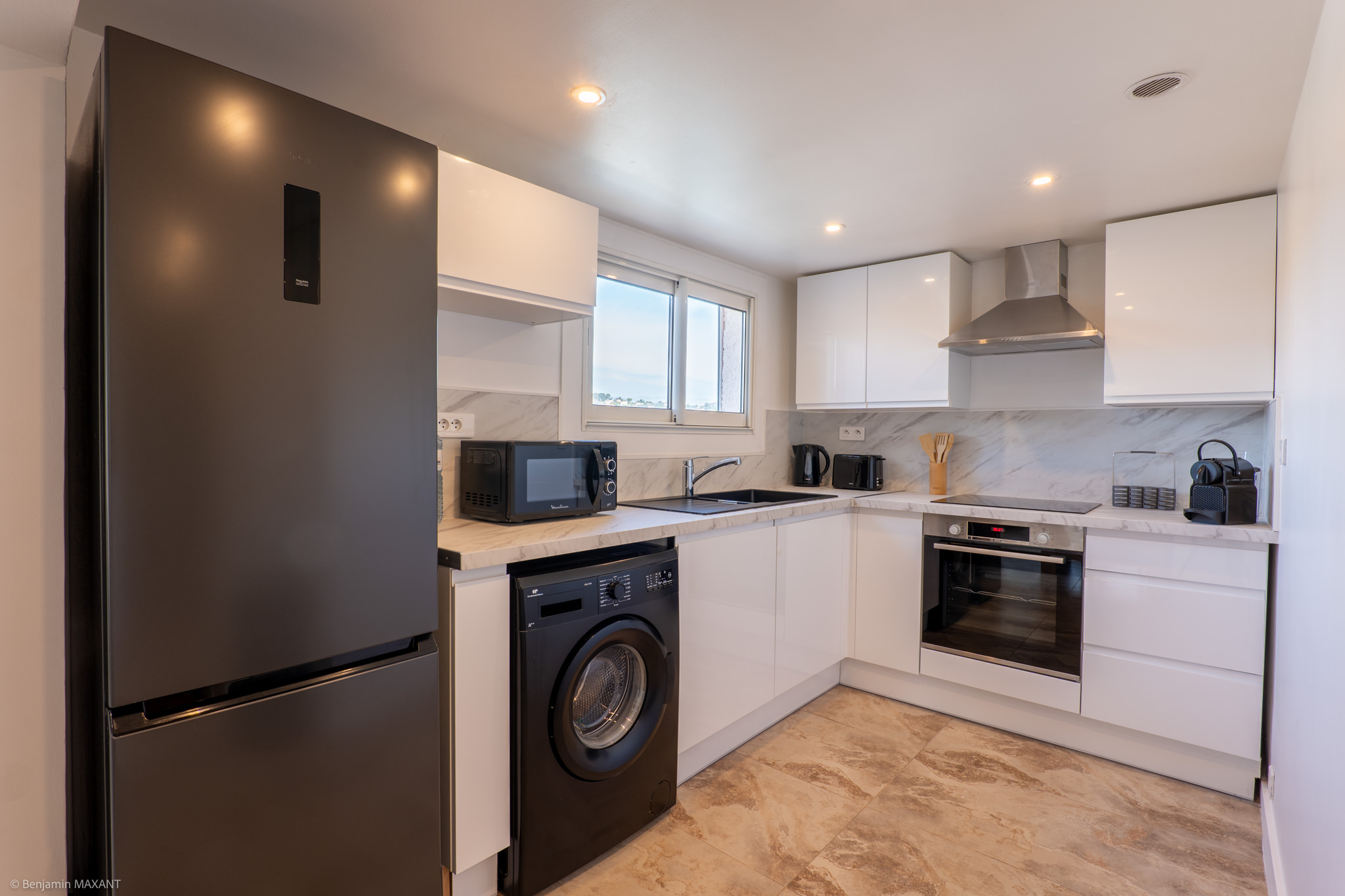 Reportage photo immobilier villa a Mougins - cuisine equipee