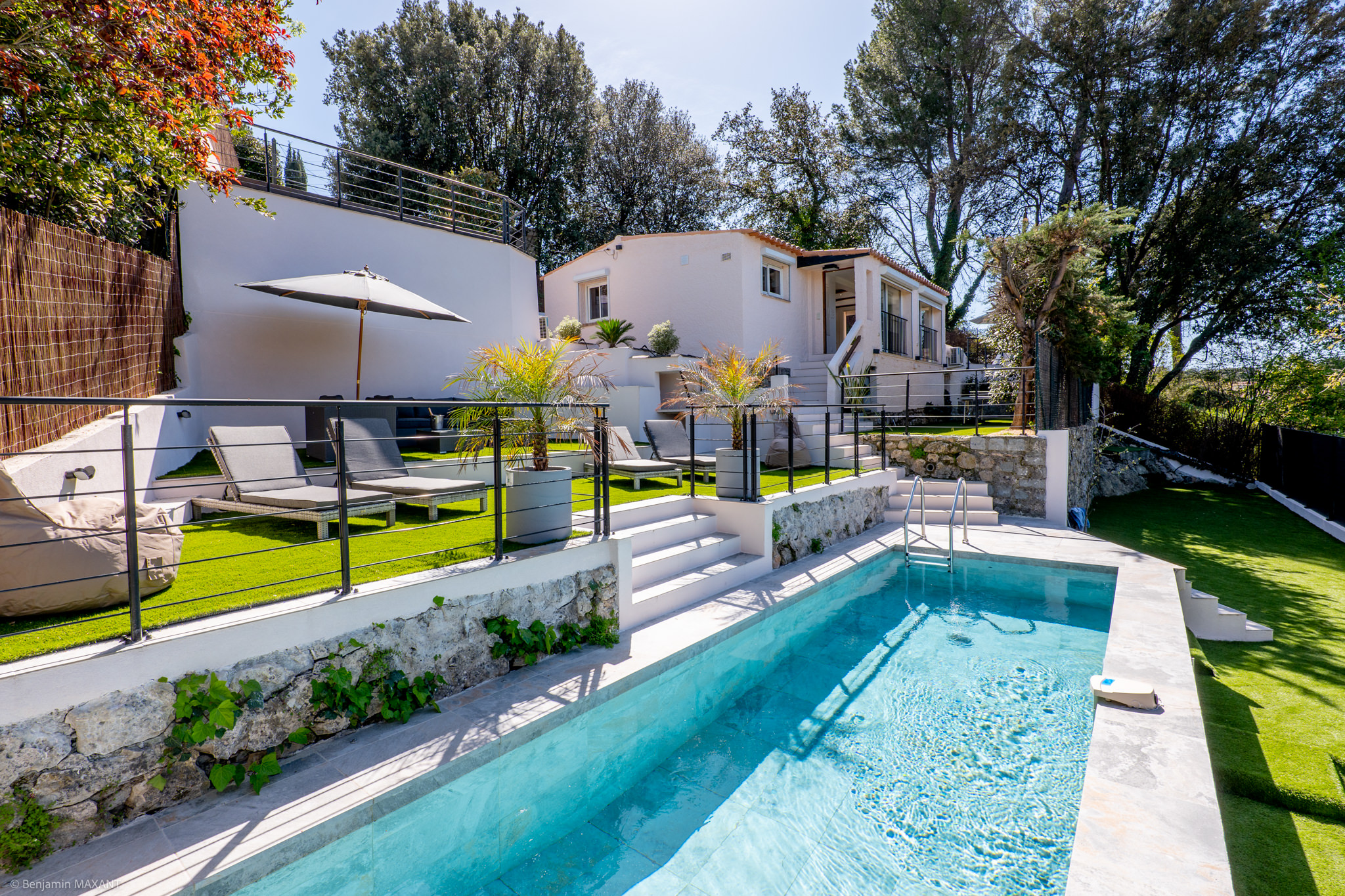 Reportage photo immobilier villa a Mougins - piscine et coin detente