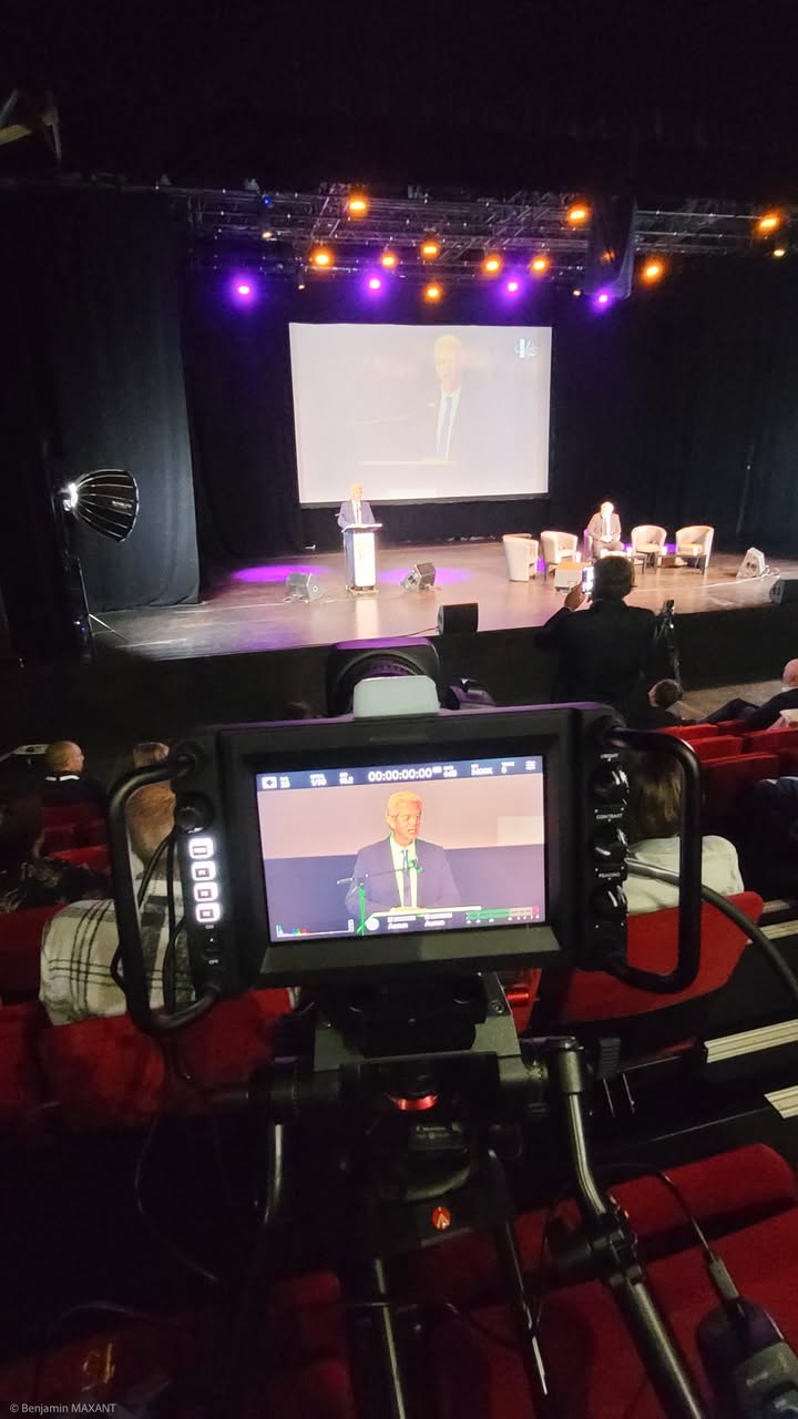Retour vidéo sur moniteur pendant la captation du colloque CNFPT à Digne-les-Bains
