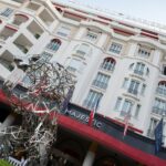 Façade de l'Hôtel Barrière Le Majestic Cannes lors d'un séminaire d'entreprise